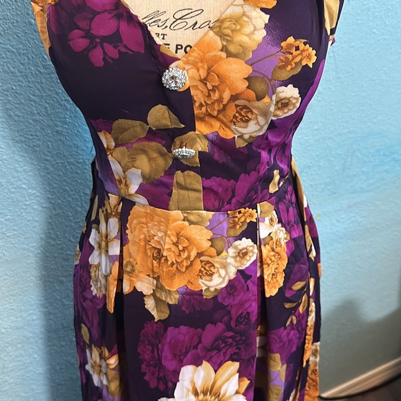 FLORAL in purple!!! with paded bra, smocked in the back!!! - Picture 4 of 13